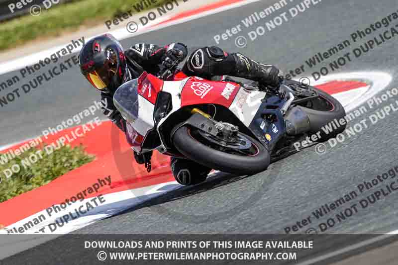 cadwell no limits trackday;cadwell park;cadwell park photographs;cadwell trackday photographs;enduro digital images;event digital images;eventdigitalimages;navarra;no limits trackdays;peter wileman photography;racing digital images;trackday digital images;trackday photos